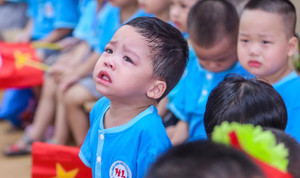 Khoảnh khắc ngộ nghĩnh, đáng yêu của trẻ ngày đầu đến trường