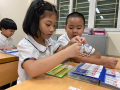 Hoang mang vì bộ đồ dùng học tập loạn giá