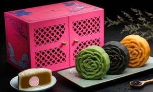 Bánh trung thu màu mè, đắt đỏ: Khách ngày càng thích 'ném tiền qua cửa sổ'