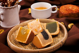 Một chiếc bánh trung thu bằng 5 bát cơm: Ăn thế nào để tốt cho sức khỏe?