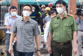 Phó Thủ tướng Vũ Đức Đam thị sát hiện trường vụ cháy quán karaoke ở Bình Dương