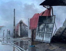 3 nạn nhân trong vụ cháy cơ sở sản xuất chăn ga gối đệm ở Hà Nội tử vong