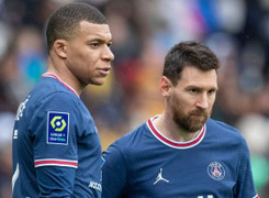 Mbappe cản cơ hội ăn bàn của Messi