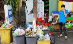 Công nhân vệ sinh môi trường bỏ việc, đường phố Bắc Ninh ngập rác thải