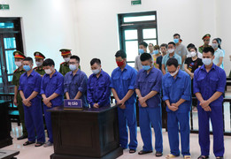 Nhận hơn 8 tỷ đồng để bỏ qua vi phạm khi nhập suất ăn cho Công ty Samsung