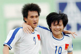Sống lại ký ức cặp 'song sát' Văn Quyến - Công Vinh