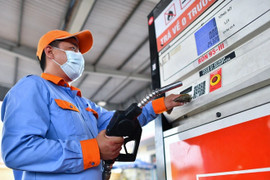 Giá xăng, dầu đồng loạt giảm hơn 1.000 đồng/lít