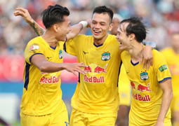 Văn Toàn lập công, HAGL chia điểm với Bình Dương 