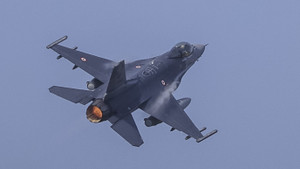 Phương Tây cân nhắc cung cấp chiến đấu cơ cho Ukraine