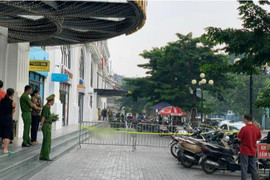Điều tra vụ thiếu nữ rơi từ tầng cao chung cư Hà Nội xuống đất thiệt mạng