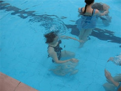 Vĩnh Phúc: Người đàn ông dạy bơi thừa nhận hãm hiếp bé gái ở bể bơi