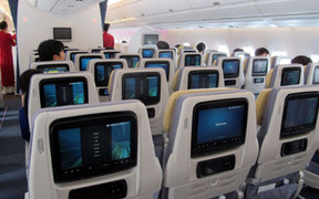 Hành khách để quên 2,4 tỷ đồng trên máy bay