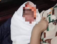 Bé gái nặng 1,8 kg bị bỏ rơi trước cổng chùa ở Quảng Nam