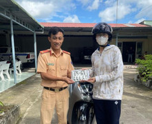 Người phụ nữ ở Cần Thơ bấm được biển số xe 'ngũ quý' 4