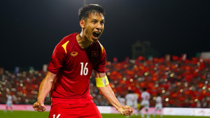 Hùng Dũng động viên tân binh tuyển Việt Nam tranh suất dự AFF Cup 2022