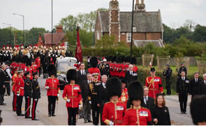 Xe chở linh cữu Nữ hoàng Anh tới lâu đài Windsor