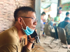 Thấp thỏm ở cửa khẩu, chờ đón em đi làm 'việc nhẹ lương cao' về từ Campuchia