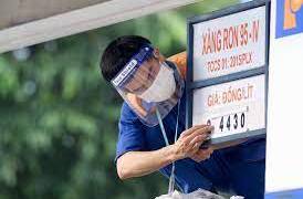 Dầu thế giới đi lùi, giá xăng dầu trong nước có thể giảm 500 - 2.000 đồng/lít