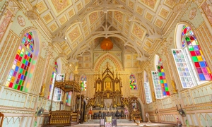 Độc đáo ngôi chùa mang kiến trúc nhà thờ có 1-0-2 ở Thái Lan