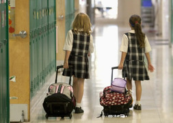 Phát hiện hóa chất gây ung thư trong quần áo trẻ em