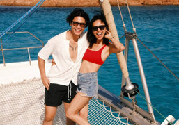 Sao Việt 22/9: Nghe lời chồng, Ngô Thanh Vân thỏa sức phơi nắng ở biển