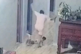 Xác minh clip cháu bé bị mẹ đạp gãy xương đùi ở Bắc Giang