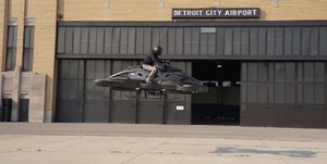 Cận cảnh xe máy biết bay vận tốc gần 100km/h