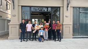 Khách hàng liên tiếp nhận bàn giao shophouse tại Vinhomes Ocean Park 2 