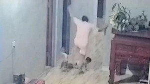 Vụ mẹ đạp gãy xương đùi con ở Bắc Giang: 'Tôi rất hối hận'