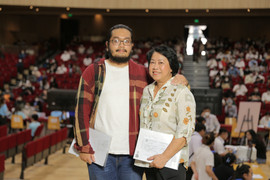 Hai mẹ con đỗ đại học cùng trường, nhập học cùng ngày