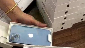 Tạm giữ lô điện thoại iPhone 14 trị giá 1,6 tỷ đồng