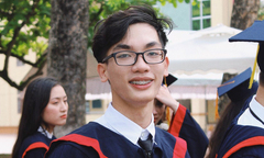 Thủ khoa khối B không chọn học y