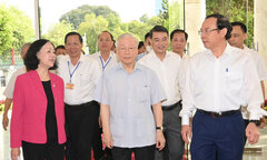 Tổng Bí thư Nguyễn Phú Trọng thăm và làm việc với Thành ủy TP.HCM