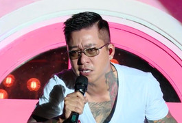 Tuấn Hưng khóc trong ngày trở lại của show 'Góc ban công' 