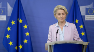 Lãnh đạo Ủy ban Châu Âu cảnh báo dùng 'công cụ đối phó' với Italy 