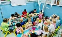 Lớp học đặc biệt trong bệnh viện, ngày ngày gieo ước mơ cho các bệnh nhi
