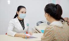 Mắc bệnh hiếm gặp, người phụ nữ bị chẩn đoán thành sùi mào gà