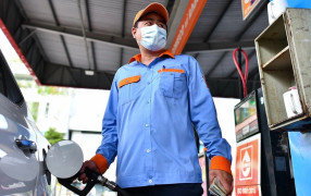 VCCI đề xuất giảm hoàn toàn thuế tiêu thụ đặc biệt với xăng