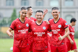 Công Vinh, Quốc Vượng, Văn Quyến tái hợp, quyết ghi bàn vào lưới nhà vô địch Đức