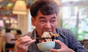 Sao Việt 28/9: Tự Long 'bóc phốt' cậu bạn thân Xuân Bắc 