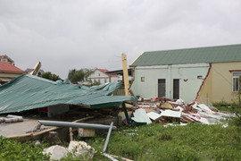 Bão số 4 khiến 16 người bị thương