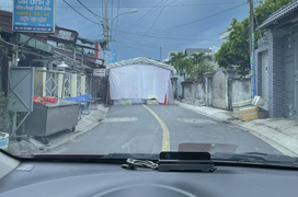 Dở khóc dở cười với các màn dựng rạp khiến người qua đường 'nóng mắt'