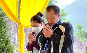 Khởi tố 2 bị can thiêu xác cháu bé vụ gửi con chữa bệnh, nhận lại hũ tro cốt