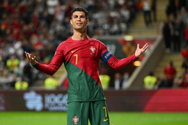 Ronaldo bất lực, Bồ Đào Nha thua đau Tây Ban Nha