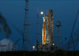 NASA lại hoãn phóng tên lửa lên Mặt trăng vì siêu bão