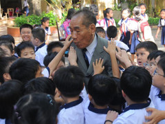 Thầy Nguyễn Ngọc Ký qua ký ức học trò: Là cha, là bạn, là biểu tượng tình yêu