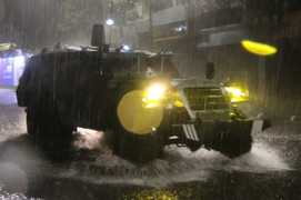 Bão số 4 đổ bộ Thừa Thiên Huế - Quảng Ngãi, gió giật cấp 13