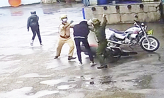 Sóc Trăng họp báo thông tin vụ cảnh sát đánh nam thiếu niên
