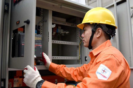 Đề xuất EVN được tự quyết tăng giá điện: Càng thêm độc quyền?