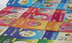 Bộ GD&ĐT: Sẽ tinh giản tối đa kênh chữ và hình để giảm giá SGK